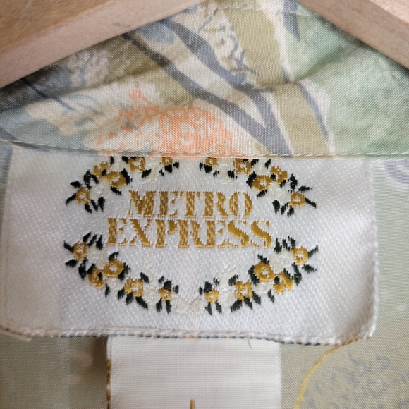 Metro Express 100% Silk Flowey Button Short Sleeve Top, Size L - Picture 5 of 10